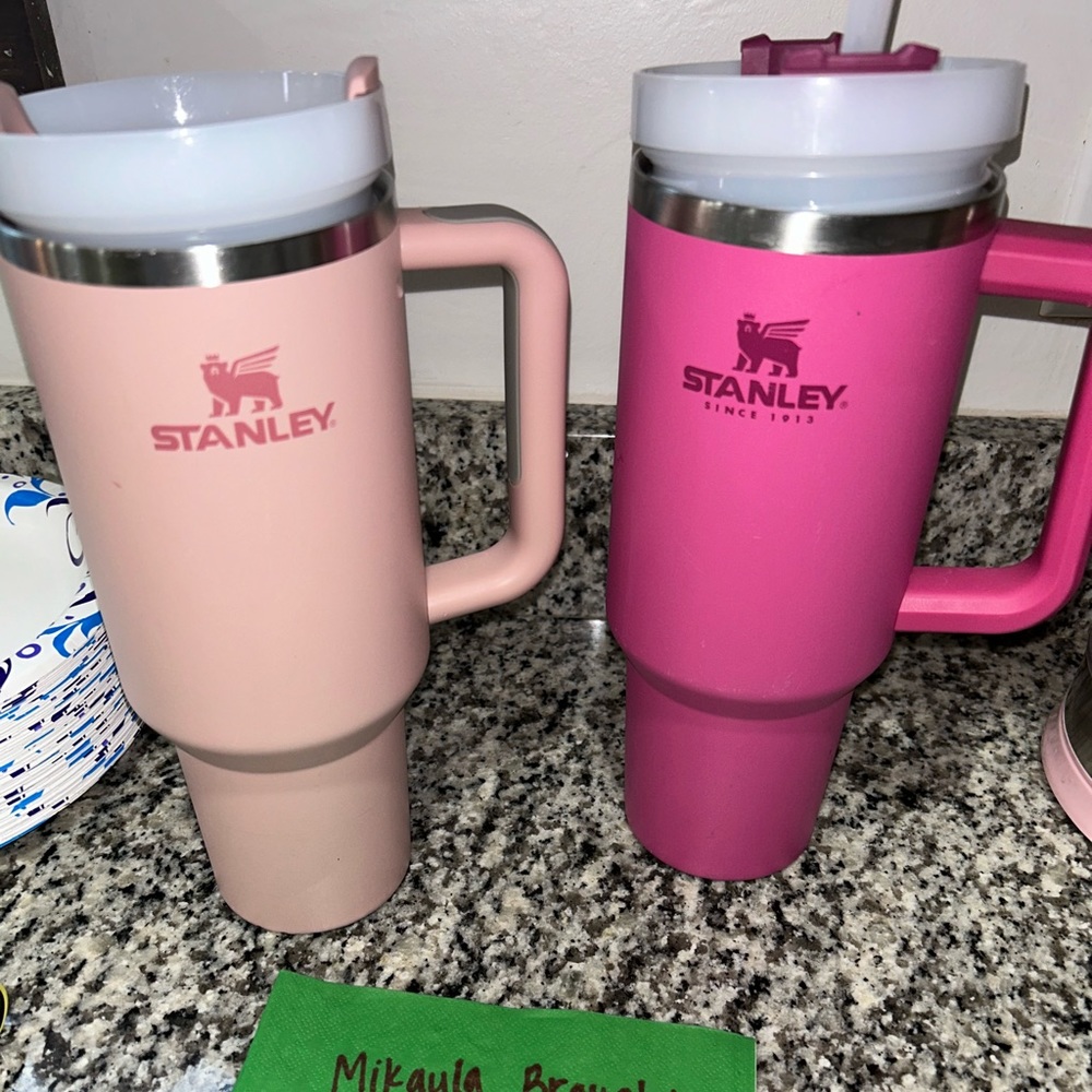 Light pink 40oz Stanley 2.0